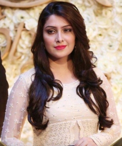 ayeza khan